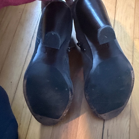 Frye Madeline Short Suede, Gray, 7.5 - Picture 5 of 5